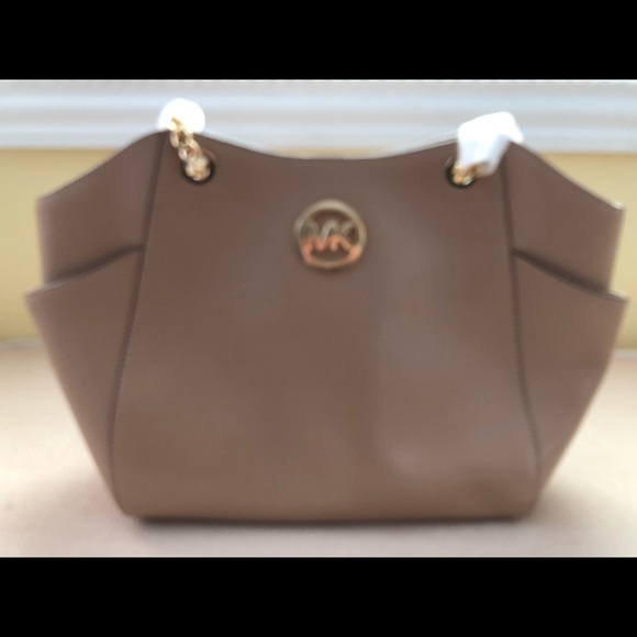 Michael Kors Jet Set Travel Chain Bag - Picture 1 of 5